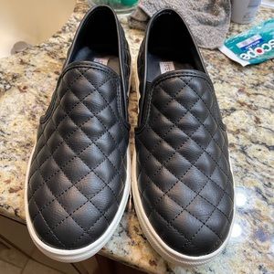 Steve Madden Women's Ecntrcqt Sneaker - Never Worn